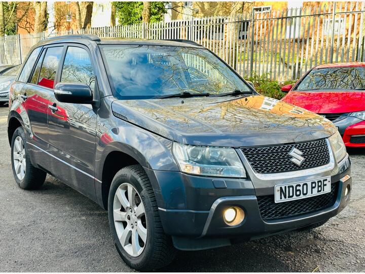 Suzuki Grand Vitara 1.9 DDiS SZ5 4WD Euro 5 5dr Suzuki Grand Vitara 1.9 DDiS SZ5 4WD Euro 5 5dr