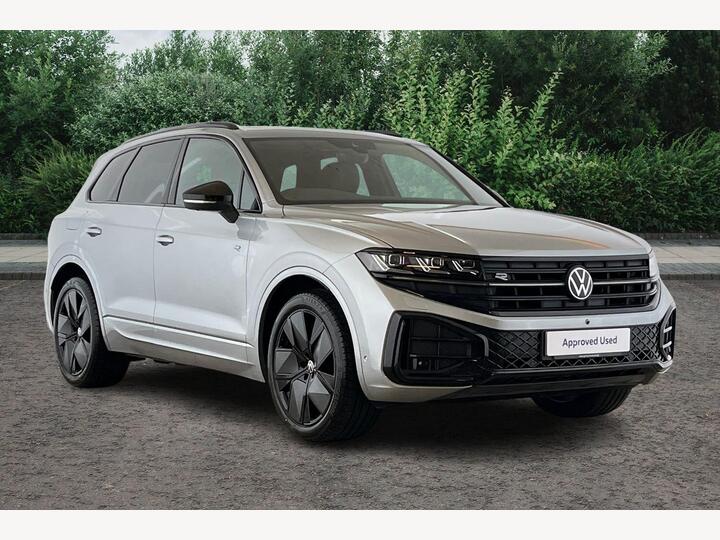 Volkswagen Touareg 3.0 TDI V6 Black Edition Tiptronic 4Motion Euro 6 (s/s) 5dr Volkswagen Touareg 3.0 TDI V6 Black Edition Tiptronic 4Motion Euro 6 (s/s) 5dr