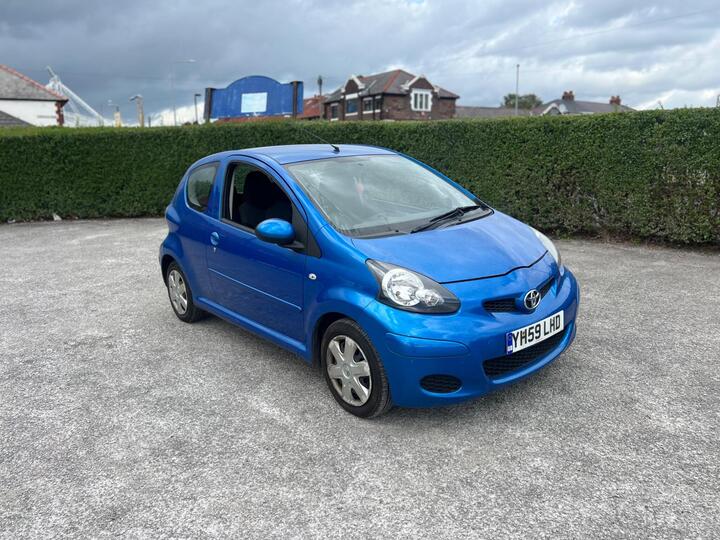 Toyota AYGO 1.0 VVT-i Blue Euro 4 3dr Toyota AYGO 1.0 VVT-i Blue Euro 4 3dr