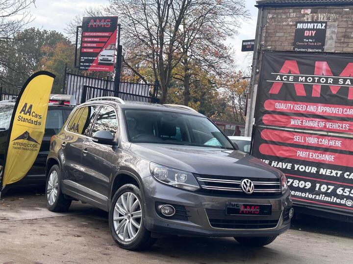 Volkswagen Tiguan 2.0 TDI BlueMotion Tech Match 4WD Euro 5 (s/s) 5dr Volkswagen Tiguan 2.0 TDI BlueMotion Tech Match 4WD Euro 5 (s/s) 5dr