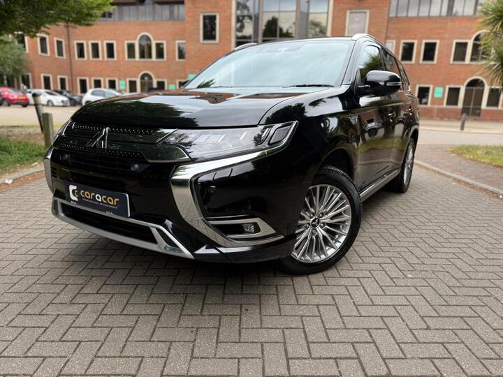 Mitsubishi Outlander 2.4h TwinMotor 13.8kWh Exceed Safety CVT 4WD Euro 6 (s/s) 5dr Mitsubishi Outlander 2.4h TwinMotor 13.8kWh Exceed Safety CVT 4WD Euro 6 (s/s) 5dr