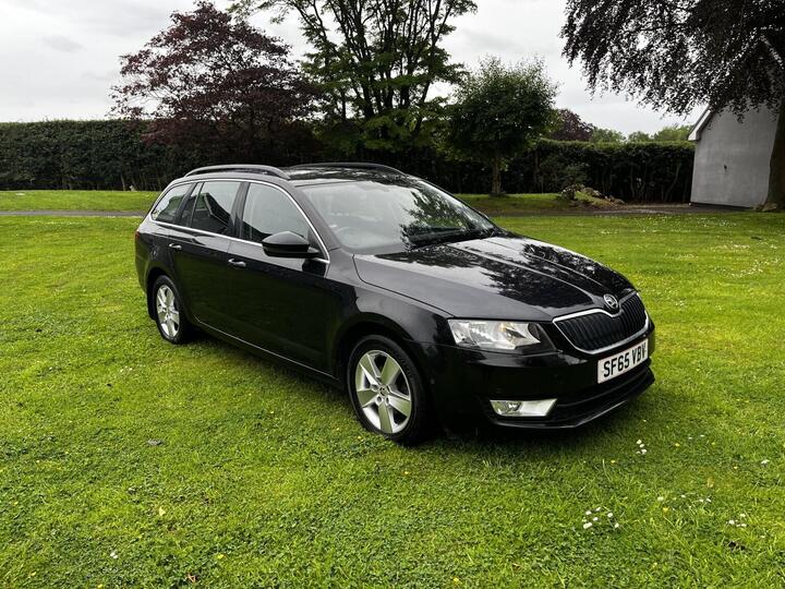 Skoda OCTAVIA 1.6 TDI SE Business Euro 6 (s/s) 5dr Skoda OCTAVIA 1.6 TDI SE Business Euro 6 (s/s) 5dr