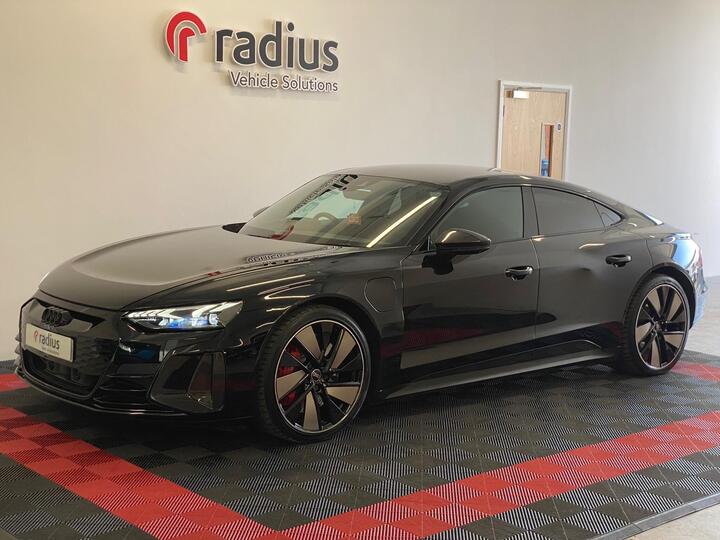 Audi RS E-tron GT 93.4kWh Carbon Black Auto Quattro 4dr Audi RS E-tron GT 93.4kWh Carbon Black Auto Quattro 4dr