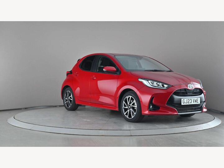 Toyota Yaris 1.5 VVT-h Design E-CVT Euro 6 (s/s) 5dr