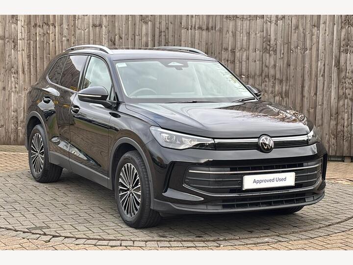 Volkswagen Tiguan 2.0 TDI Match DSG Euro 6 (s/s) 5dr Volkswagen Tiguan 2.0 TDI Match DSG Euro 6 (s/s) 5dr