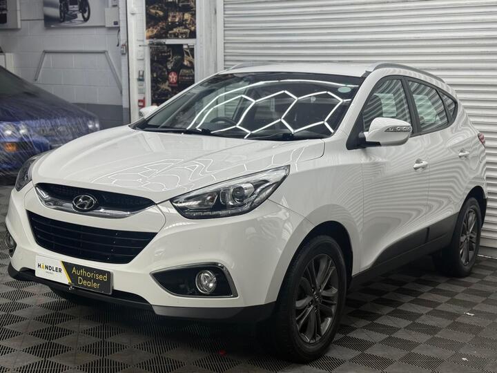 Hyundai Ix35 1.7 CRDi SE Euro 5 (s/s) 5dr (Nav) Hyundai Ix35 1.7 CRDi SE Euro 5 (s/s) 5dr (Nav)