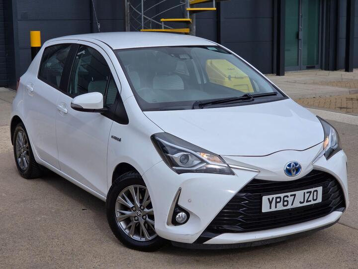 Toyota Yaris 1.5 VVT-h Icon Tech E-CVT Euro 6 (s/s) 5dr
