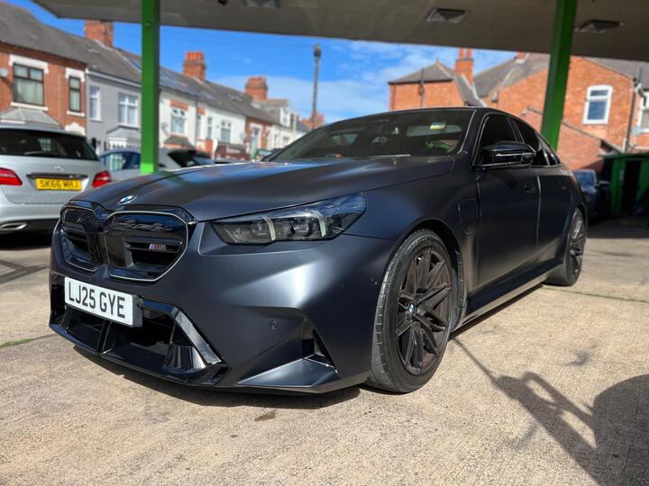 BMW M5 4.4 22.1kWh Steptronic XDrive Euro 6 (s/s) 4dr