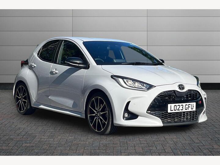 Toyota Yaris 1.5 VVT-h GR SPORT E-CVT Euro 6 (s/s) 5dr