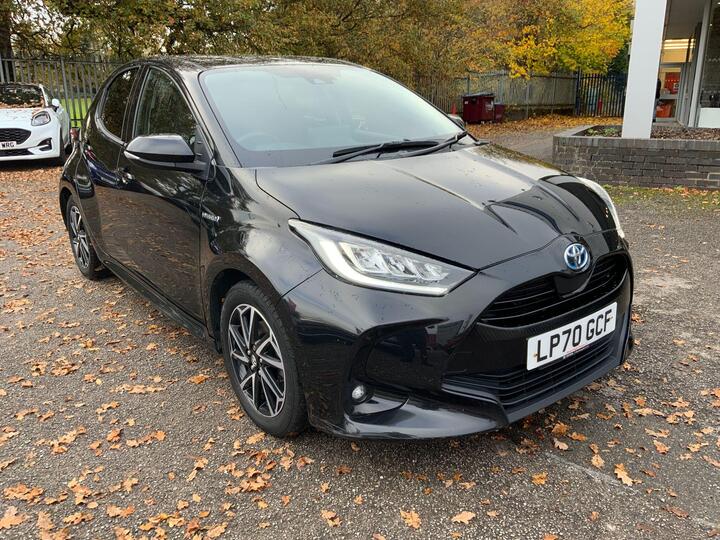 Toyota Yaris 1.5 VVT-h Design E-CVT Euro 6 (s/s) 5dr Toyota Yaris 1.5 VVT-h Design E-CVT Euro 6 (s/s) 5dr