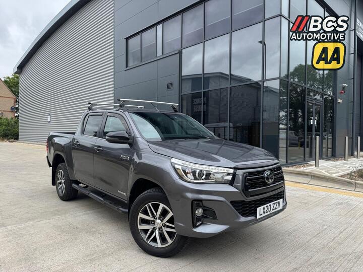 Toyota Hilux 2.4 D-4D Invincible X 4WD Euro 6 (s/s) 4dr (TSS) Toyota Hilux 2.4 D-4D Invincible X 4WD Euro 6 (s/s) 4dr (TSS)