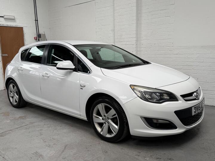 Vauxhall Astra 1.6i SRi Euro 6 5dr Vauxhall Astra 1.6i SRi Euro 6 5dr