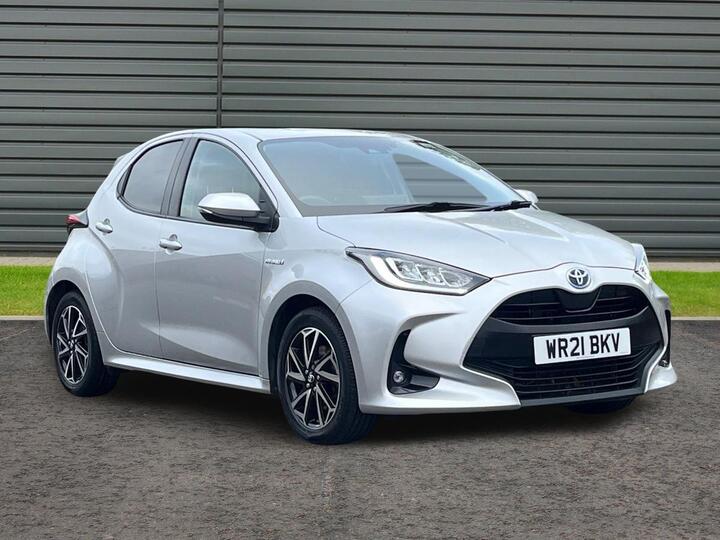 Toyota Yaris 1.5 VVT-h Design E-CVT Euro 6 (s/s) 5dr Toyota Yaris 1.5 VVT-h Design E-CVT Euro 6 (s/s) 5dr