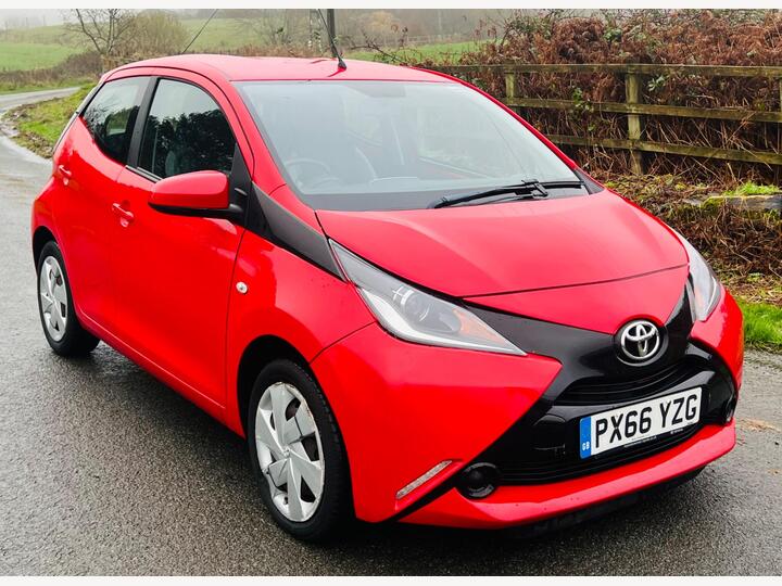 Toyota AYGO 1.0 VVT-i X-play Euro 6 5dr