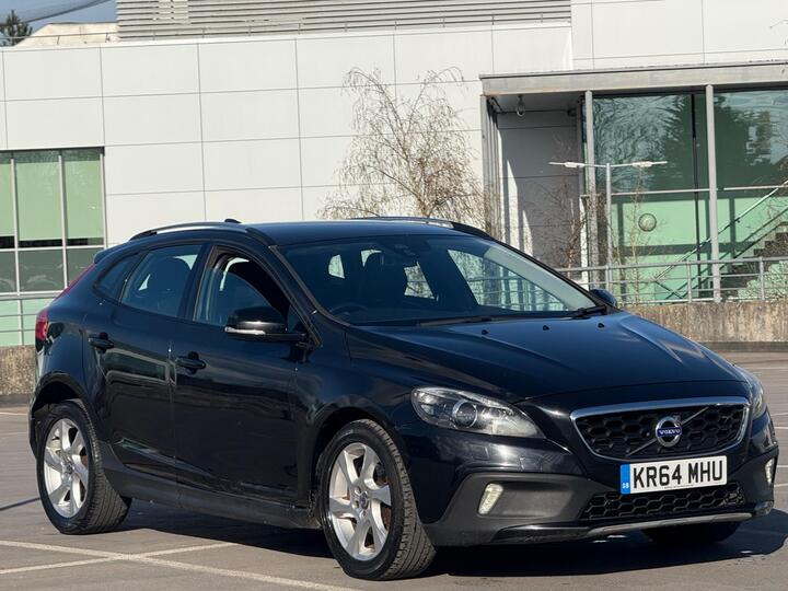 Volvo V40 Cross Country 1.6 D2 Lux Nav Powershift Euro 5 (s/s) 5dr Volvo V40 Cross Country 1.6 D2 Lux Nav Powershift Euro 5 (s/s) 5dr