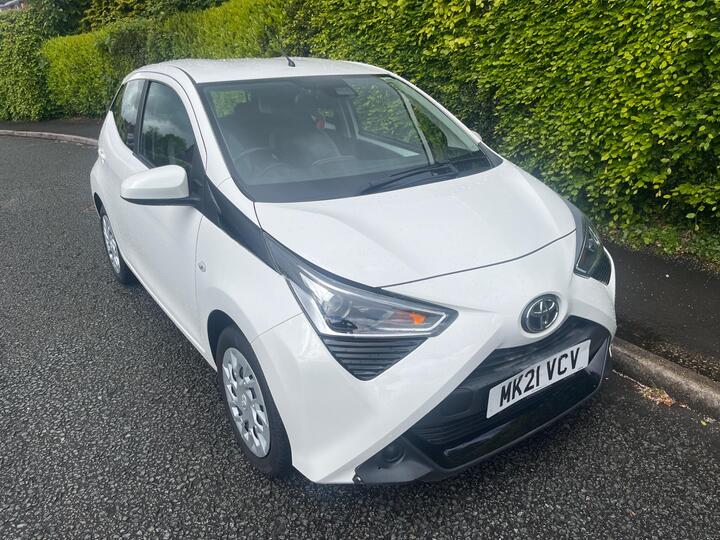 Toyota AYGO 1.0 VVT-i X-play Euro 6 5dr (Safety Sense)