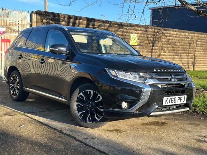 Mitsubishi Outlander 2.0h 12kWh GX5hs CVT 4WD Euro 6 (s/s) 5dr Mitsubishi Outlander 2.0h 12kWh GX5hs CVT 4WD Euro 6 (s/s) 5dr