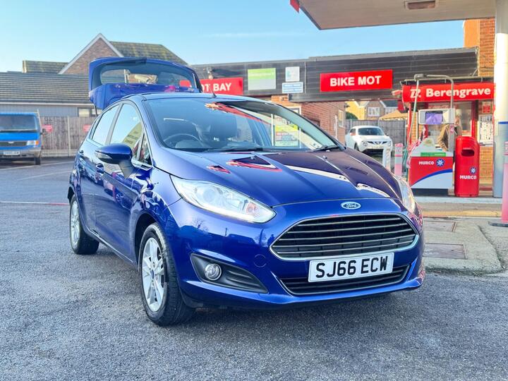 Ford Fiesta 1.25 Zetec Euro 6 5dr Ford Fiesta 1.25 Zetec Euro 6 5dr