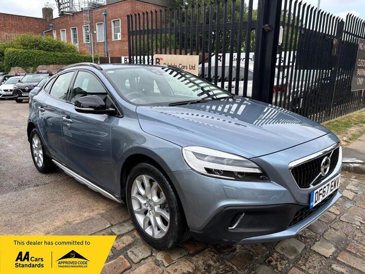Volvo V40 CROSS COUNTRY 2.0 T3 Pro Euro 6 (s/s) 5dr