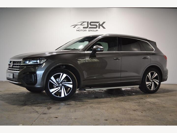 Volkswagen TOUAREG 3.0 TDI V6 R-Line Tech Tiptronic 4Motion Euro 6 (s/s) 5dr Volkswagen TOUAREG 3.0 TDI V6 R-Line Tech Tiptronic 4Motion Euro 6 (s/s) 5dr