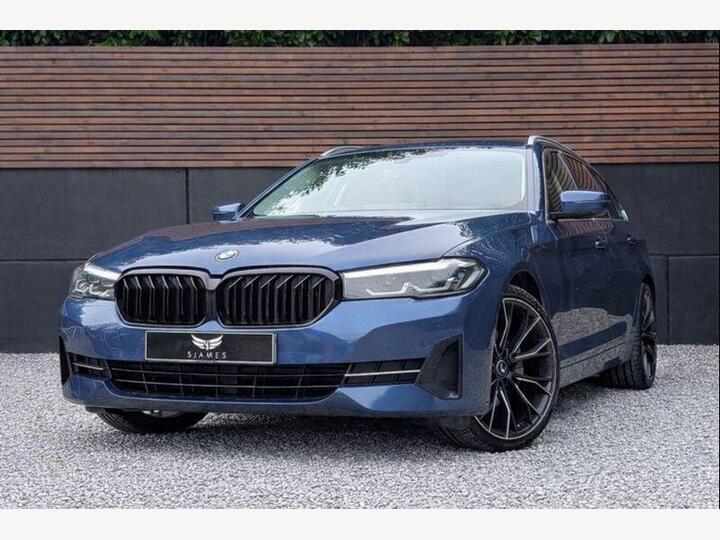 BMW 5 SERIES 2.0 520d MHT SE Touring Steptronic Euro 6 (s/s) 5dr BMW 5 SERIES 2.0 520d MHT SE Touring Steptronic Euro 6 (s/s) 5dr