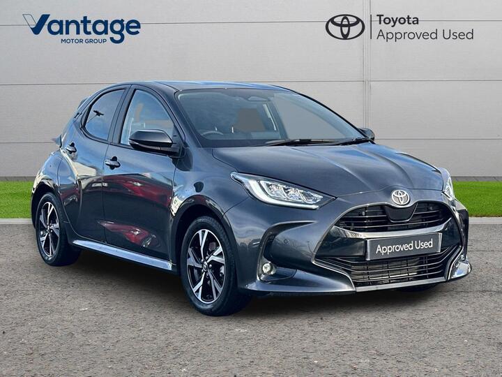 Toyota Yaris 1.5 VVT-h Design E-CVT Euro 6 (s/s) 5dr Toyota Yaris 1.5 VVT-h Design E-CVT Euro 6 (s/s) 5dr