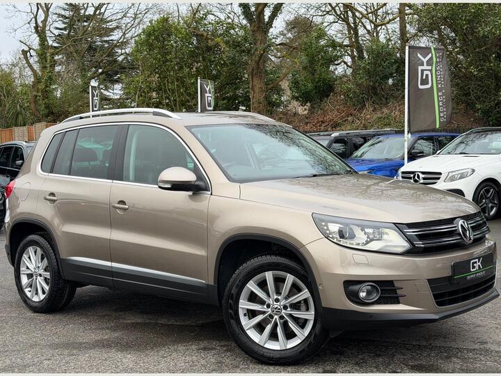 Volkswagen Tiguan 2.0 TDI SE 4WD Euro 5 5dr Volkswagen Tiguan 2.0 TDI SE 4WD Euro 5 5dr