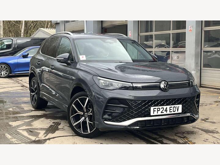 Volkswagen TIGUAN DIESEL ESTATE 2.0 TDI R-Line DSG Euro 6 (s/s) 5dr