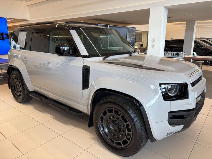 Land Rover Defender 4.4 P635 V8 MHEV OCTA Auto 4WD Euro 6 (s/s) 5dr