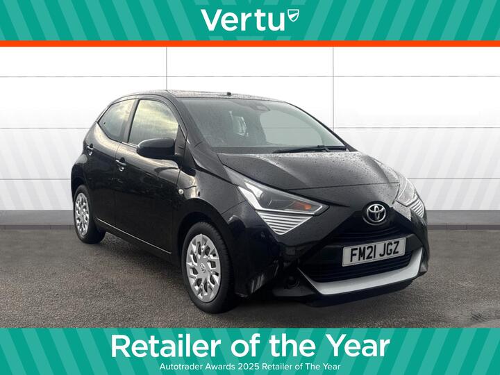 Toyota Aygo 1.0 VVT-i X-play Euro 6 (s/s) 5dr Toyota Aygo 1.0 VVT-i X-play Euro 6 (s/s) 5dr