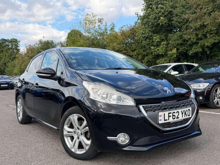 Peugeot 208 1.2 VTi Allure Euro 5 5dr