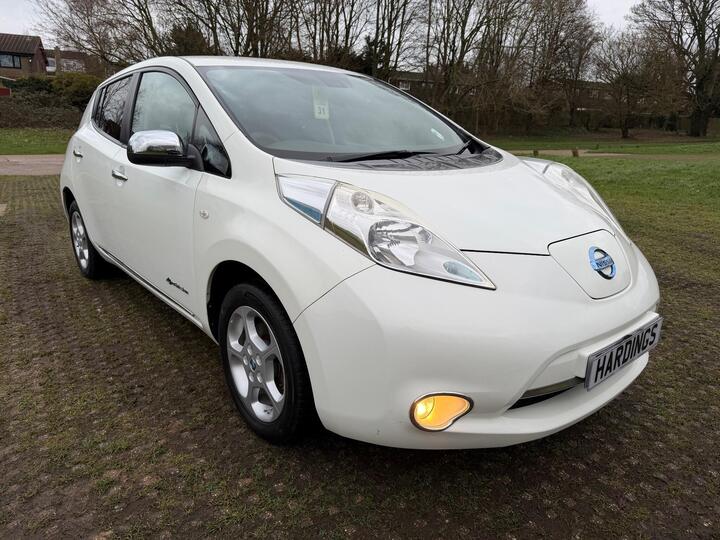 Nissan Leaf 24kWh Acenta Auto 5dr Nissan Leaf 24kWh Acenta Auto 5dr