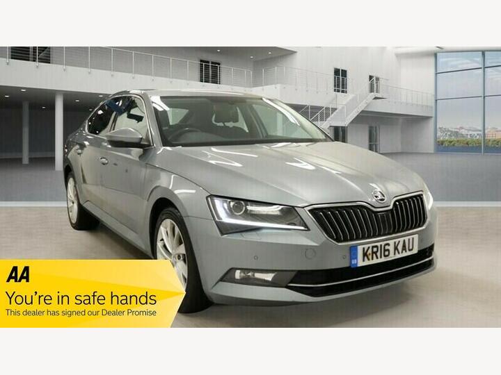 Skoda Superb 2.0 TDI SE L Executive DSG Auto 6Spd Euro 6 (s/s) 5dr Skoda Superb 2.0 TDI SE L Executive DSG Auto 6Spd Euro 6 (s/s) 5dr