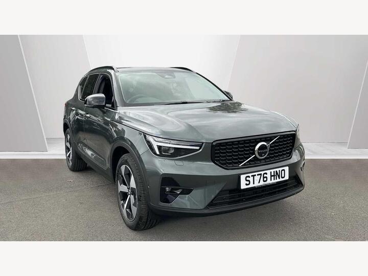 Volvo XC40 2.0 B3 MHEV Plus Dark DCT Auto Euro 6 (s/s) 5dr