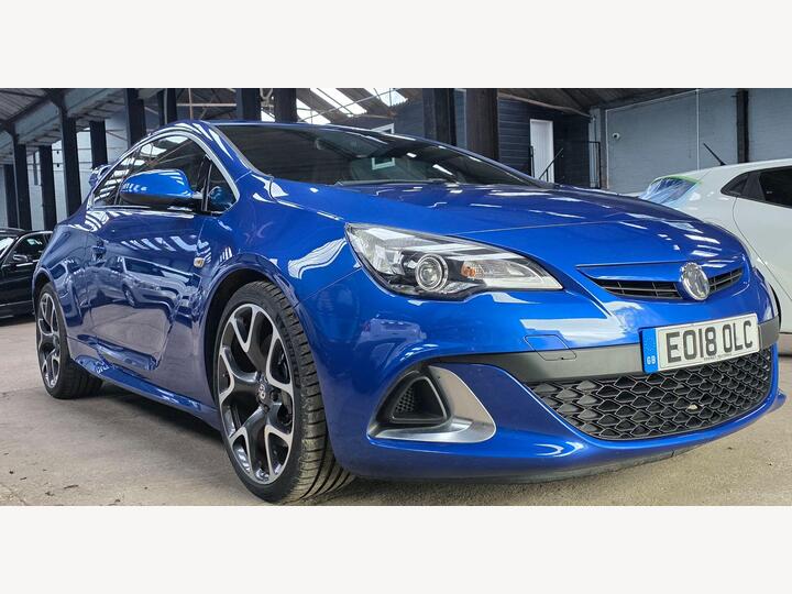 Vauxhall Astra GTC 2.0T VXR Euro 6 (s/s) 3dr Vauxhall Astra GTC 2.0T VXR Euro 6 (s/s) 3dr
