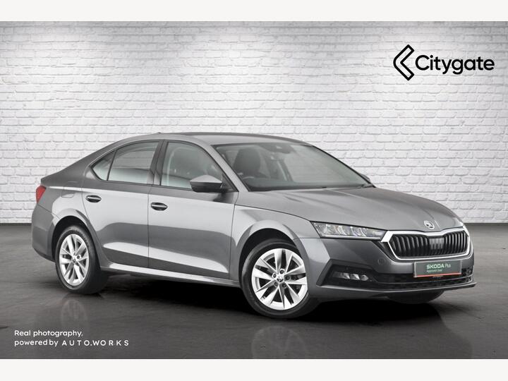 Skoda Octavia 1.4 TSI IV 13kWh SE Technology DSG Euro 6 (s/s) 5dr Skoda Octavia 1.4 TSI IV 13kWh SE Technology DSG Euro 6 (s/s) 5dr