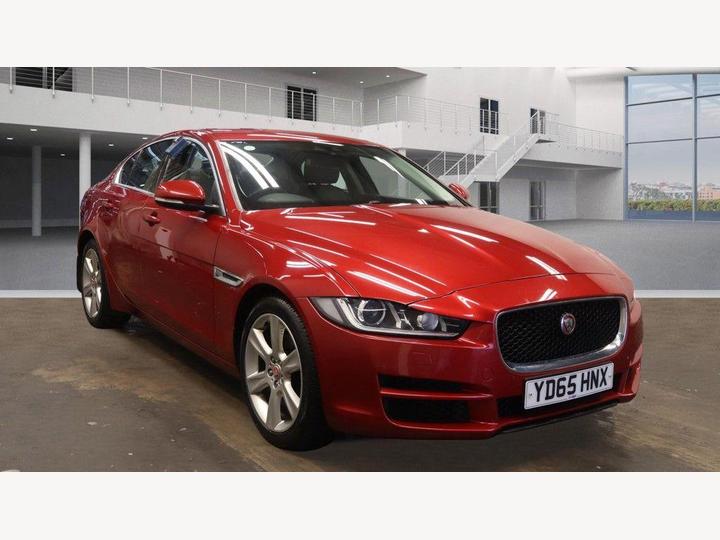 Jaguar XE 2.0d Portfolio Auto Euro 6 (s/s) 4dr