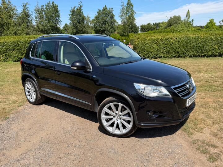 Volkswagen Tiguan 2.0 TDI R-Line Auto 4WD Euro 5 5dr