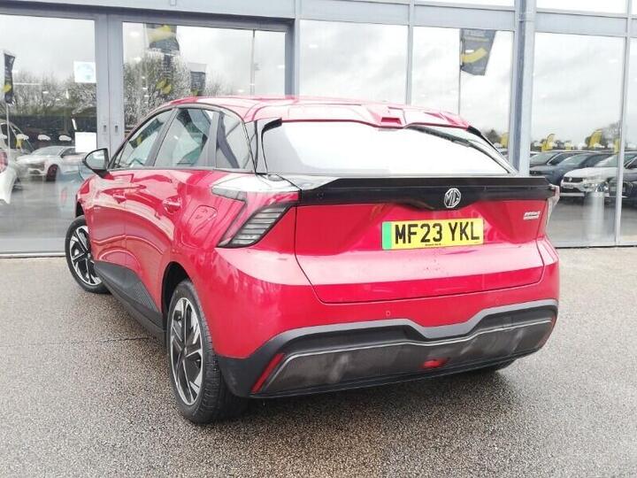 MG MG4 64kWh SE Long Range Auto 5dr