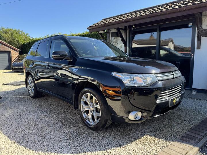 Mitsubishi OUTLANDER 2.0h 12kWh GX4h CVT 4WD Euro 5 (s/s) 5dr