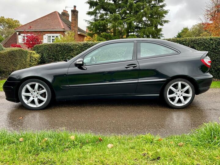 Mercedes-Benz C Class 2.1 C220 CDI SE 2dr