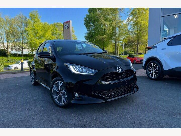 Toyota Yaris 1.5 VVT-h Design E-CVT Euro 6 (s/s) 5dr