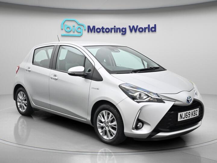 Toyota Yaris 1.5 VVT-h Icon Tech E-CVT Euro 6 (s/s) 5dr