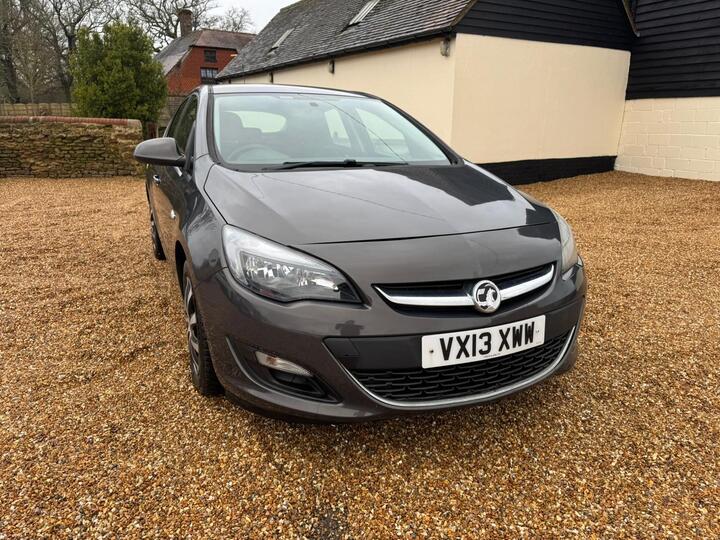 Vauxhall Astra 1.3 CDTi EcoFLEX Exclusiv Euro 5 (s/s) 5dr