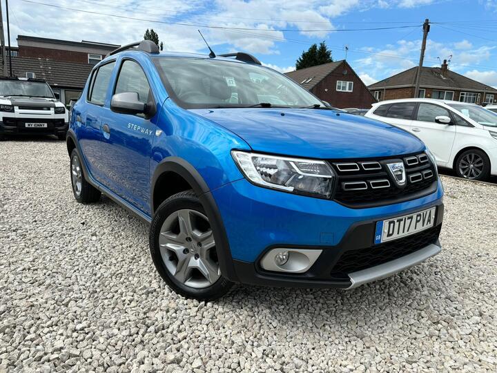 Dacia Sandero Stepway 0.9 TCe Laureate Euro 6 (s/s) 5dr Dacia Sandero Stepway 0.9 TCe Laureate Euro 6 (s/s) 5dr
