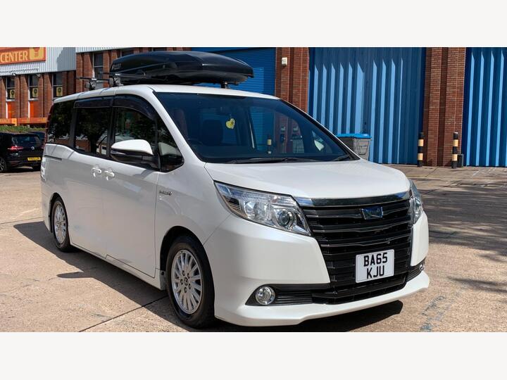 Toyota Voxy 1.8 PETROL HYBRID 7 SEATS AUTO ULEZ MPV