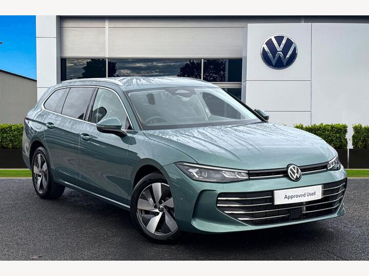 Volkswagen Passat 1.5 TSI EHybrid 19.7kWh Life DSG Euro 6 (s/s) 5dr Volkswagen Passat 1.5 TSI EHybrid 19.7kWh Life DSG Euro 6 (s/s) 5dr