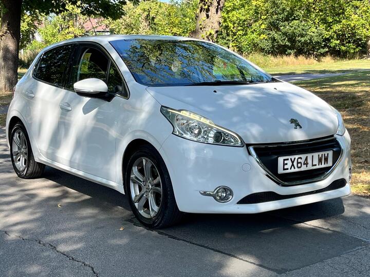 Peugeot 208 1.2 VTi PureTech Allure Euro 5 5dr