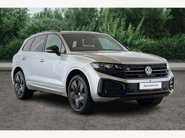Volkswagen Touareg 3.0 TDI V6 Black Edition Tiptronic 4Motion Euro 6 (s/s) 5dr Volkswagen Touareg 3.0 TDI V6 Black Edition Tiptronic 4Motion Euro 6 (s/s) 5dr