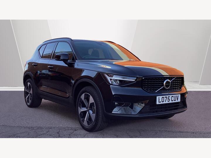 Volvo XC40 2.0 B3 MHEV Plus Dark DCT Auto Euro 6 (s/s) 5dr
